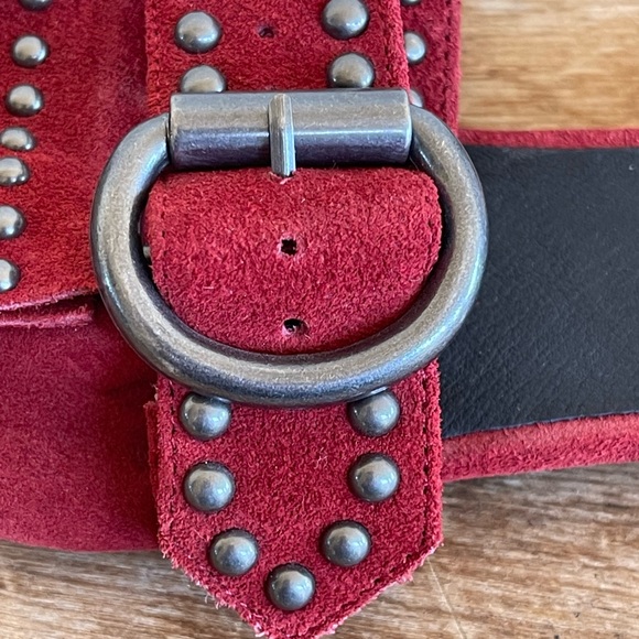 JEFFERY CAMPBELL FREE PEOPLE Shoes Red Studded Fringed Suede Buckle Flats 8.5M - Picture 4 of 12